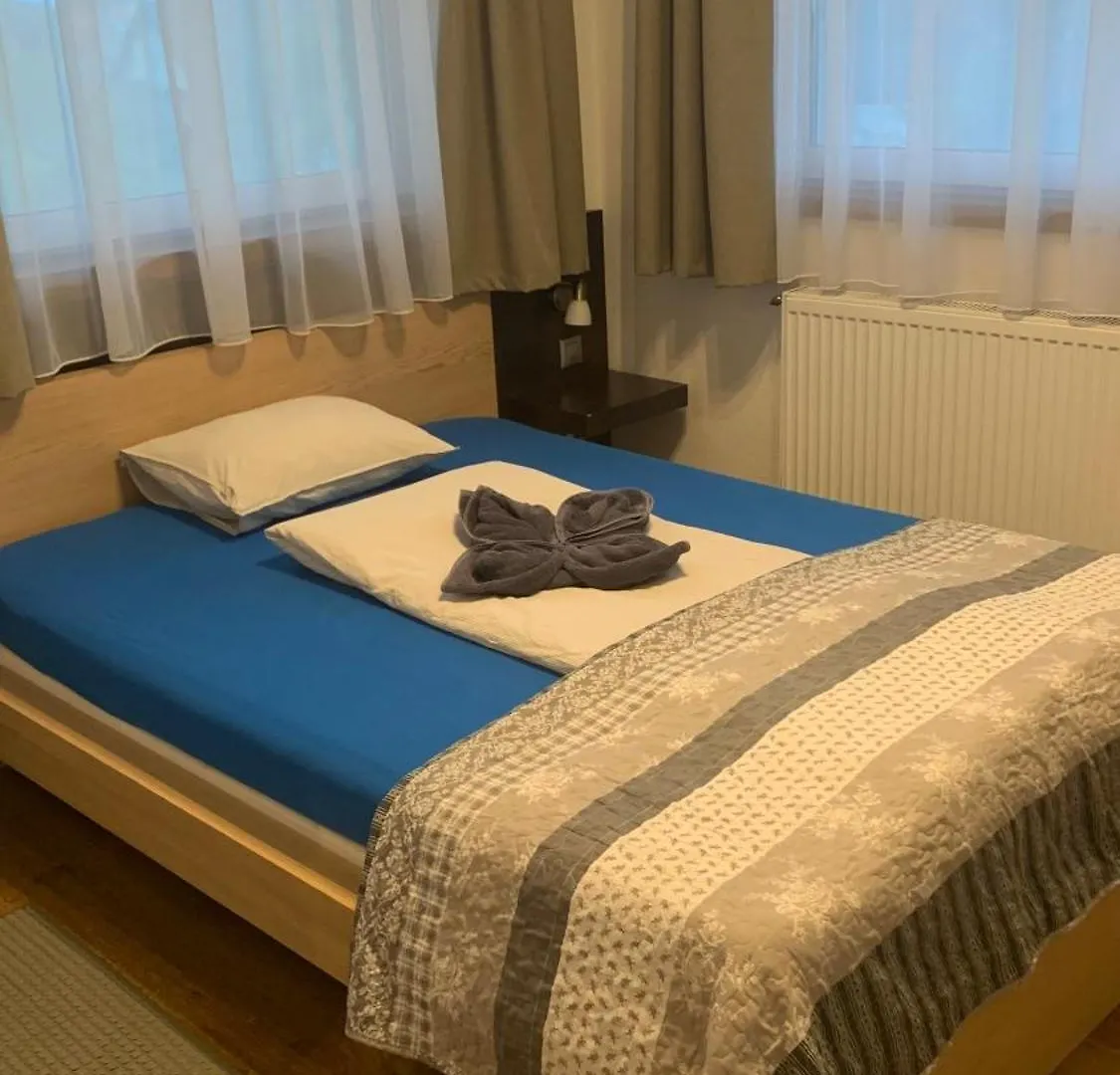 Toscan Panzio Gyal Guest house