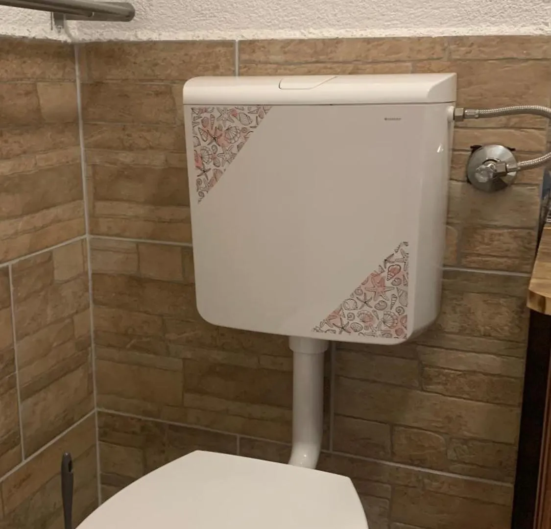 Toscan Panzio Gyal Guest house