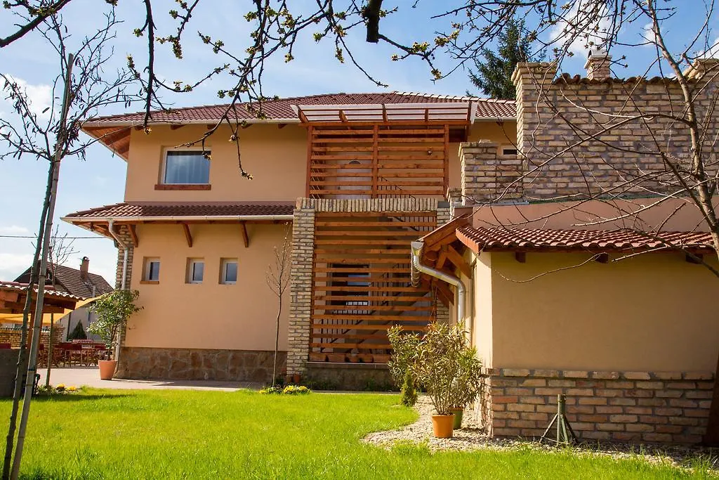 Guest house Toscan Panzio Gyal