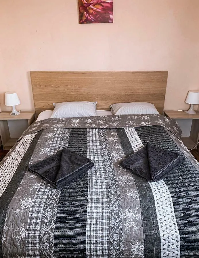 Toscan Panzio Gyal Guest house