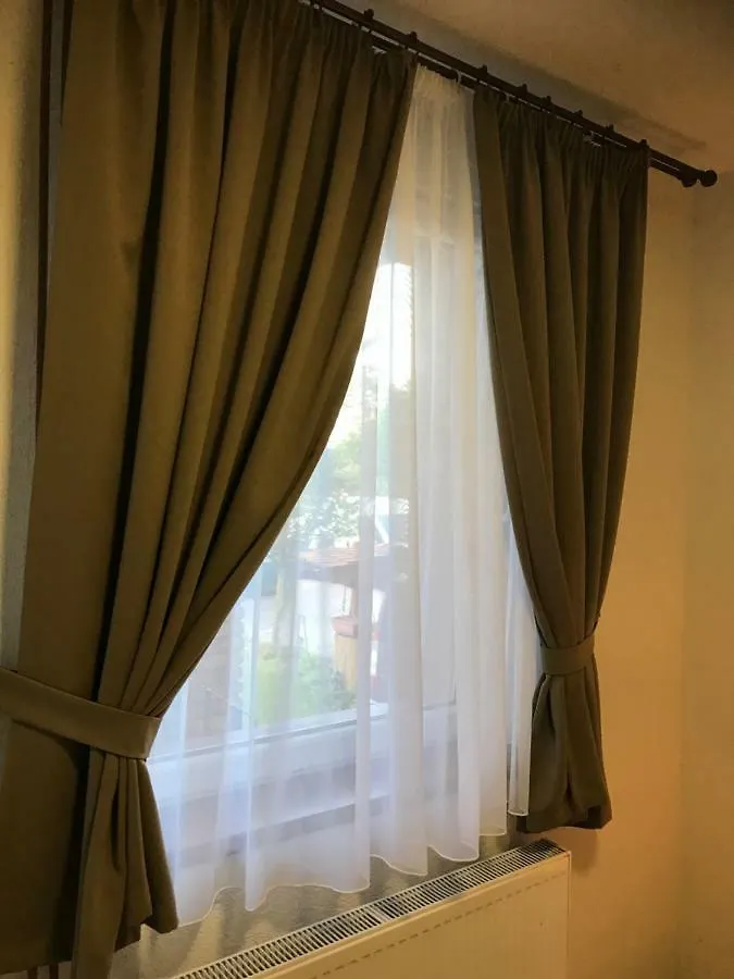 Toscan Panzio Gyal Guest house
